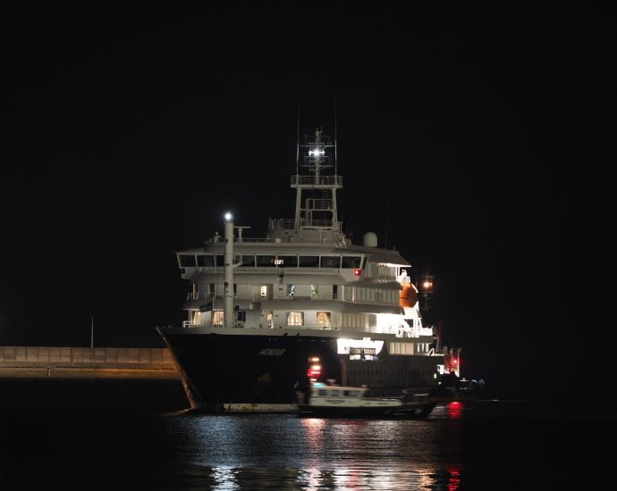 hantavirus-stricken-cruise-ship-arrives-in-tenerife