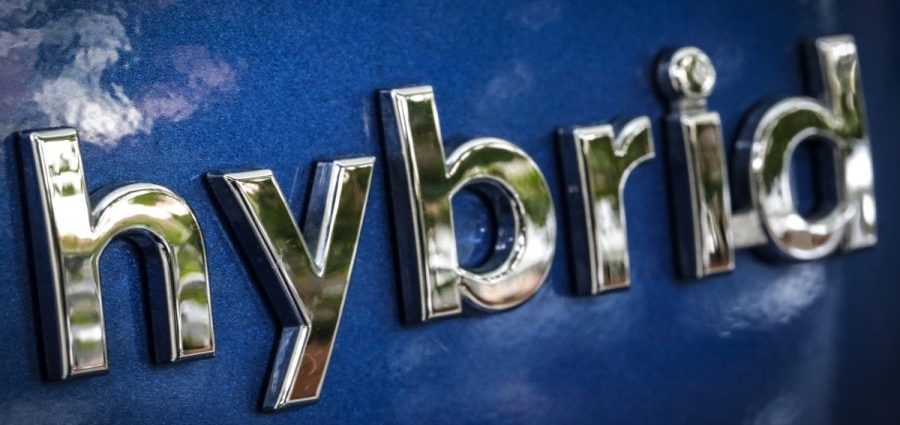 demand-for-used-hybrid-cars-up-41.8%-as-non-tesla-ev-prices-plunge