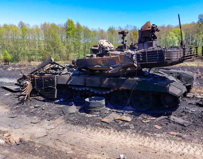 russia-is-still-receiving-modernized-t-90m,-t-80bvm,-and-t-72b3m-tanks.-all-of-them-are-built-on-soviet-era-platforms