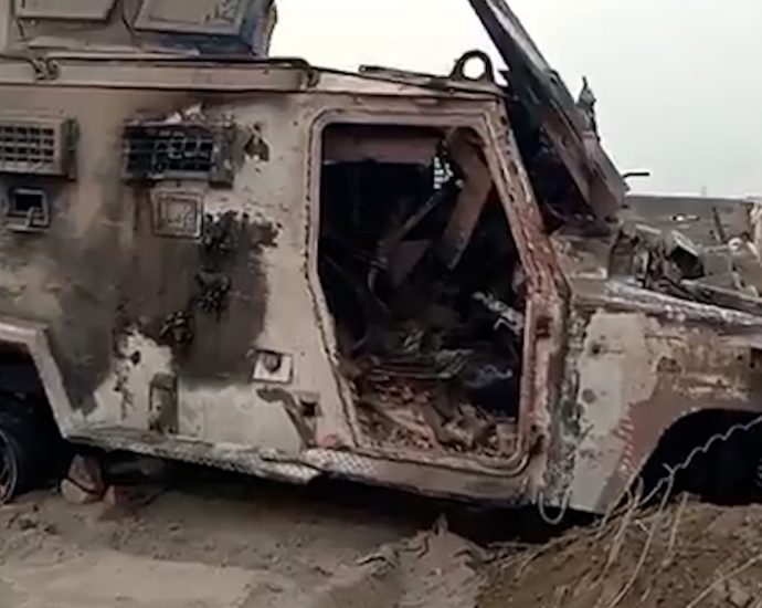 deadly-car-bomb-attack-hits-checkpoint-in-northwest-pakistan