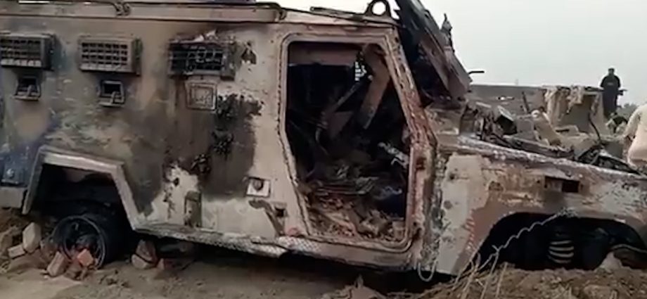 deadly-car-bomb-attack-hits-checkpoint-in-northwest-pakistan