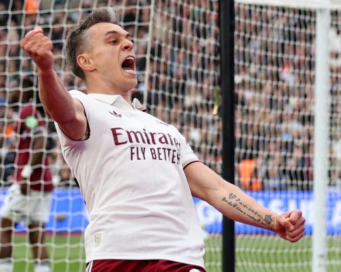 trossard-scores-late-as-arsenal-beats-west-ham,-moves-closer-to-title