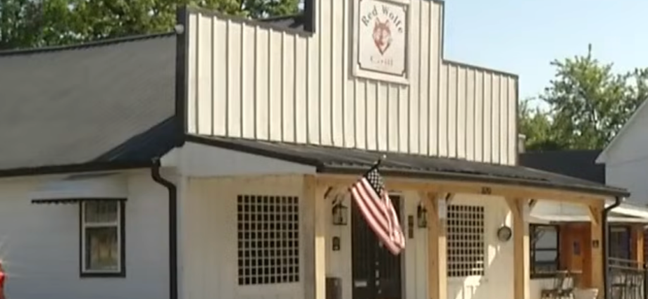 council-meeting-called-in-georgia-town-where-mayor-just-fired-entire-police-department