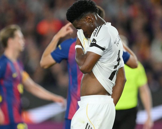 what-next-for-real-madrid-after-barcelona’s-la-liga-and-clasico-triumph?