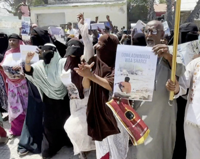 somalis-rally-against-government-ordered-evictions-in-mogadishu