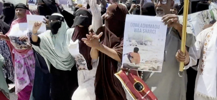 somalis-rally-against-government-ordered-evictions-in-mogadishu