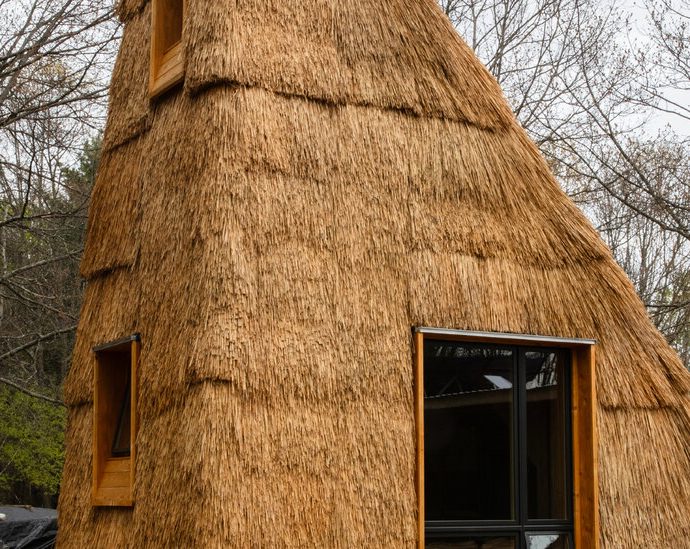 beware-of-wolves,-but-straw-houses-could-help-with-climate-change