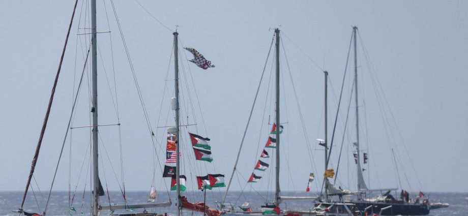 the-global-sumud-flotilla-is-sailing-on,-here-is-why