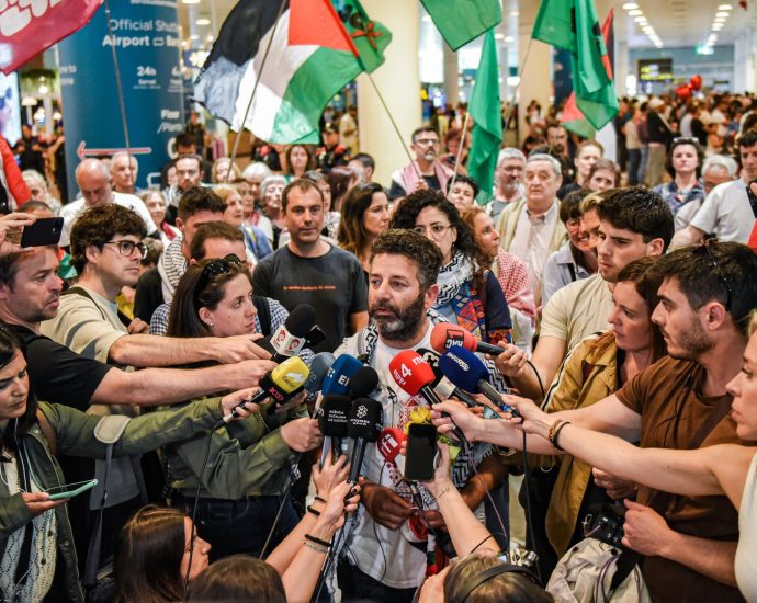 gaza-aid-flotilla-activists-released-from-israeli-prison,-deported