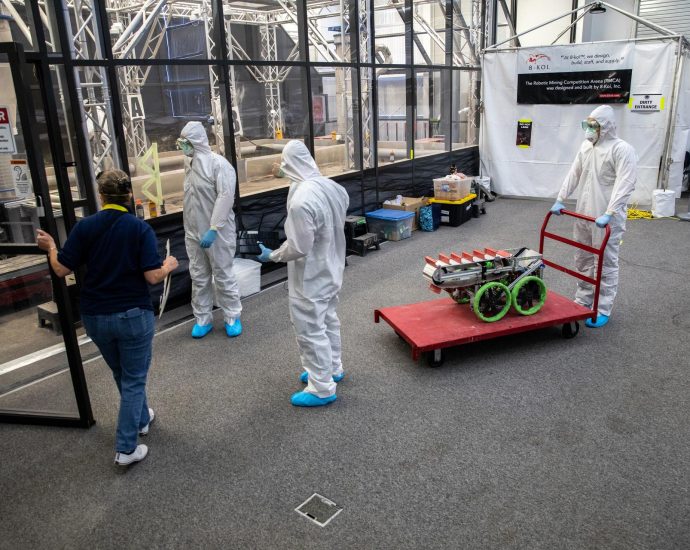 nasa-invites-media-to-annual lunabotics robotics competition 