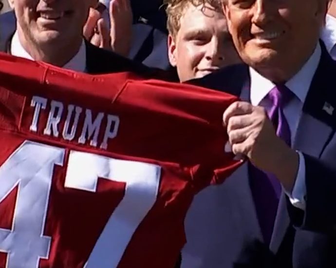 the-traitor-hosts-indiana-univ.-football-team-at-white-house