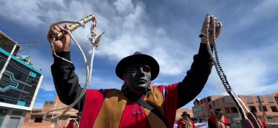 roads-blocked-in-bolivia-as-protesters-demand-president’s-resignation