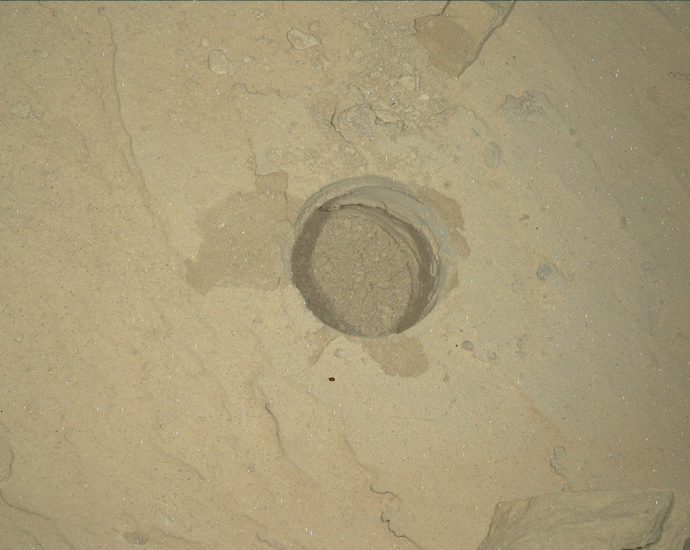 curiosity-blog,-sols-4886-4892:-ingenuity-and-perseverance,-curiosity-style