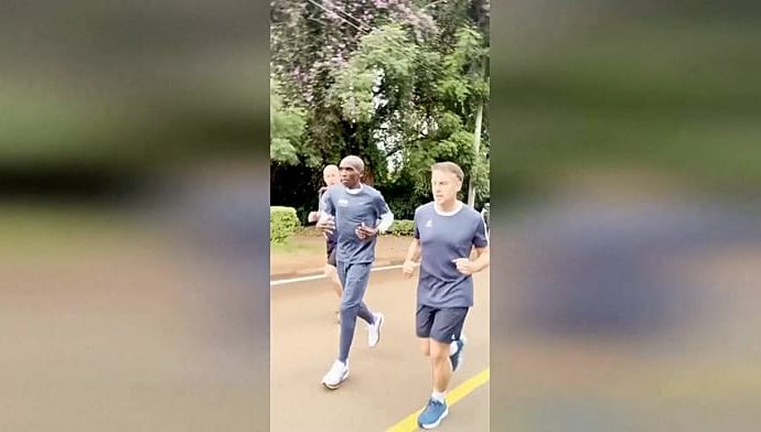 macron-thanks-kipchoge-for-‘patience’-after-nairobi-morning-run