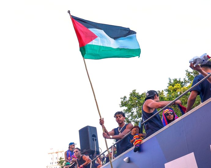 lamine-yamal’s-palestine-flag-wave-hailed-by-fans,-activists-and-athletes