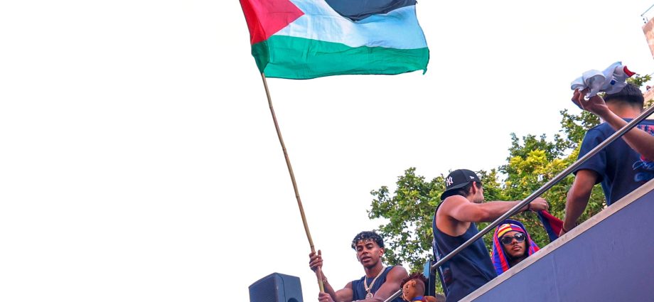 lamine-yamal’s-palestine-flag-wave-hailed-by-fans,-activists-and-athletes