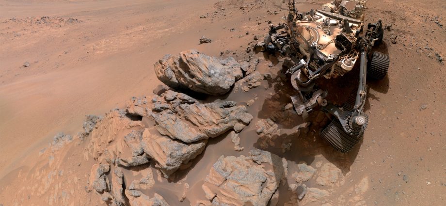 nasa’s-perseverance-rover-snaps-selfie-in-mars’-western-frontier 
