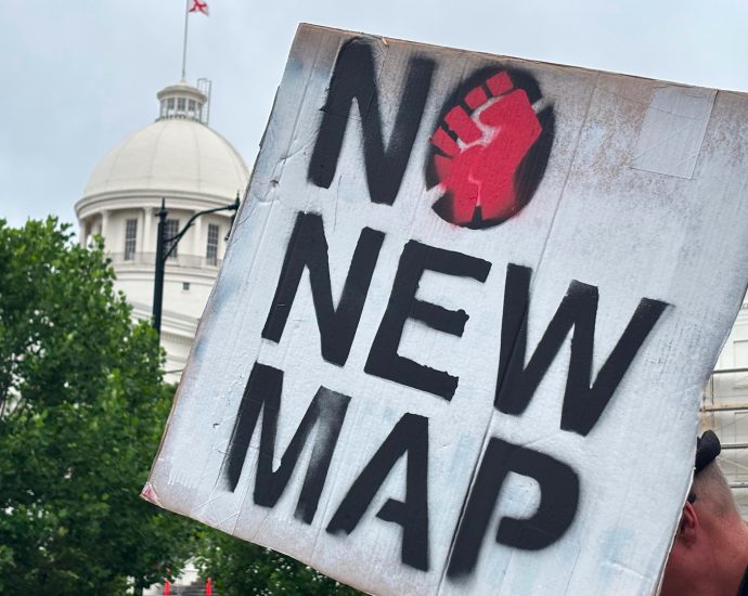 high-court-revives-disputed-alabama-map-just-days-before-primary