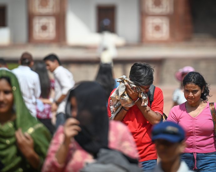 an-unusual-heat-wave-strains-the-world’s-most-populous-country