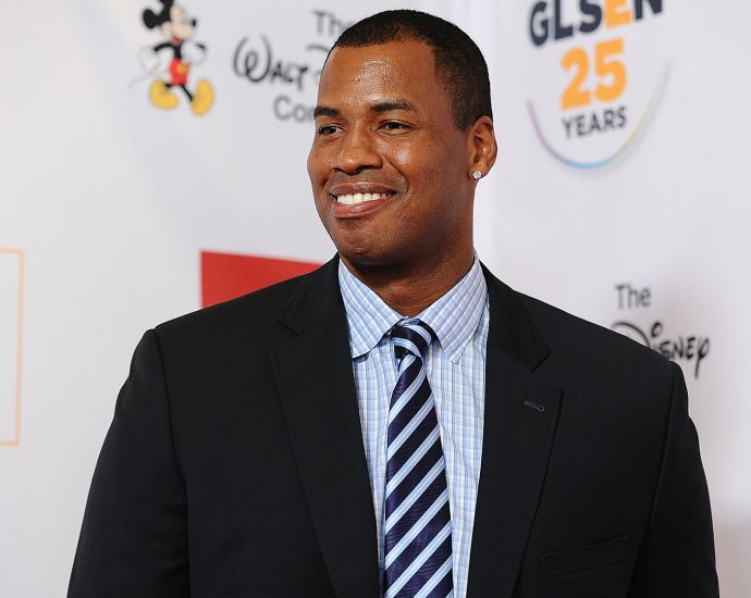 jason-collins,-the-first-openly-gay-active-nba-player,-dies-at-47