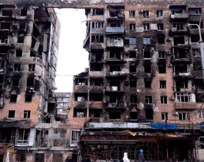 russia-seizes-900-mariupol-apartments-from-owners-it-forced-to-flee