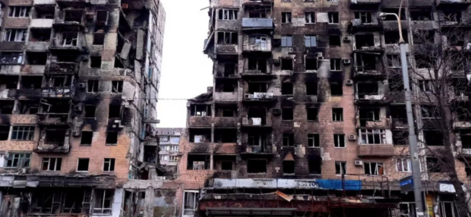 russia-seizes-900-mariupol-apartments-from-owners-it-forced-to-flee