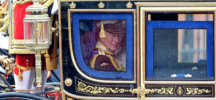 king-charles-enters-stage-of-britain’s-political-drama-as-pm-starmer-faces-down-challengers