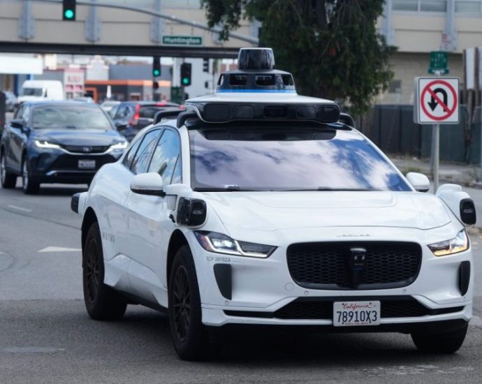 waymo-recalls-thousands-of-robotaxis-over-potential-‘loss-of-vehicle-control’