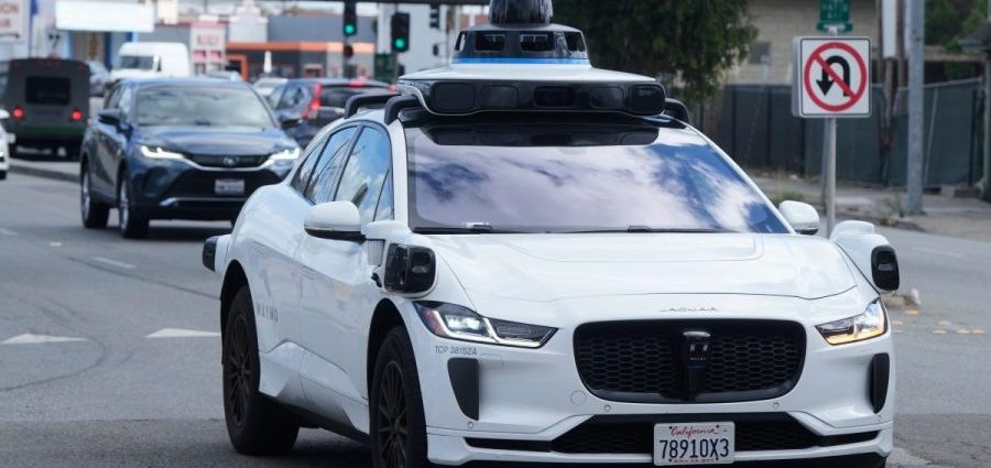 waymo-recalls-thousands-of-robotaxis-over-potential-‘loss-of-vehicle-control’