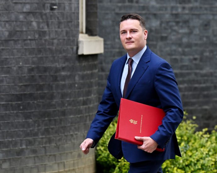 uk-health-secretary-wes-streeting-resigns-from-government