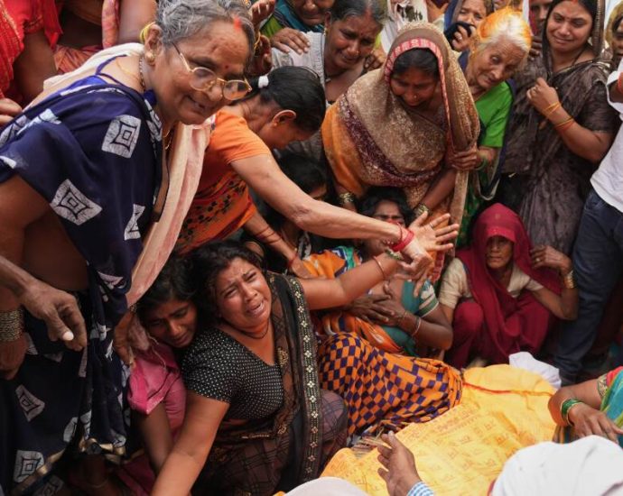 dust-storms-and-lightning-kill-at-least-96-people-in-northern-india