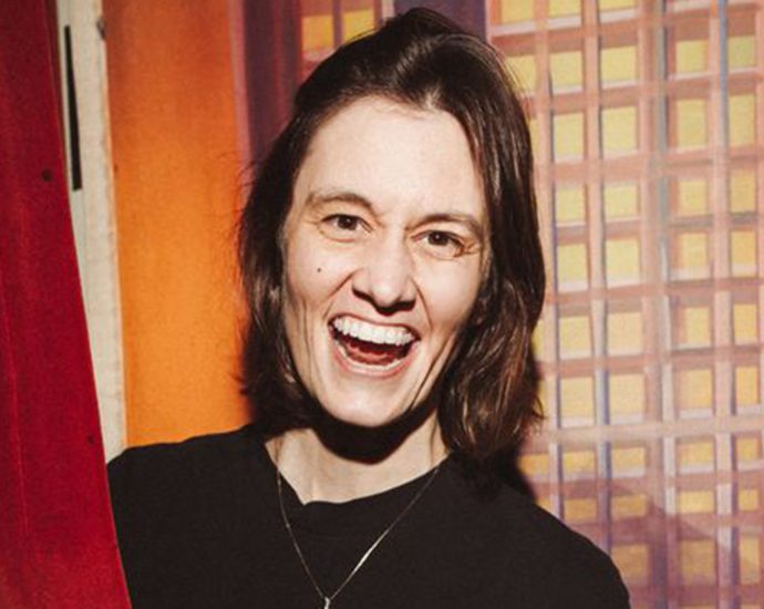 the-internet’s-favorite-‘lesbian-jim-carrey’-just-dropped-her-first-stand-up-special-(exclusive)