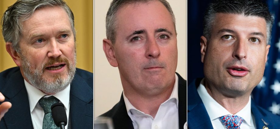 3-house-republicans-join-democrats-in-opposing-iran-war