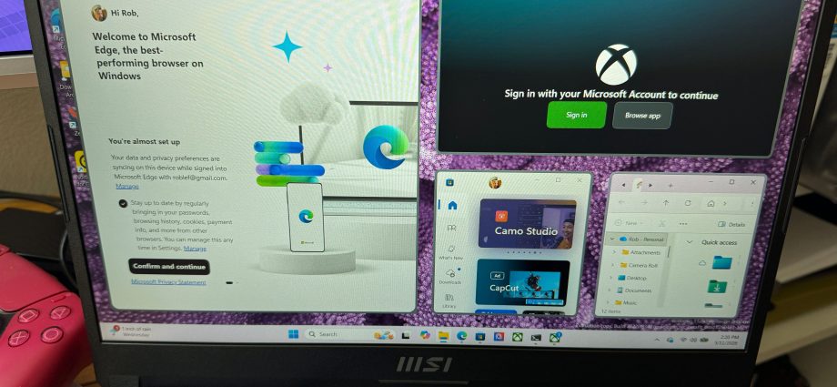I ditched Windows Snap Layouts for a tiling window manager and finally got the Linux experience I wanted