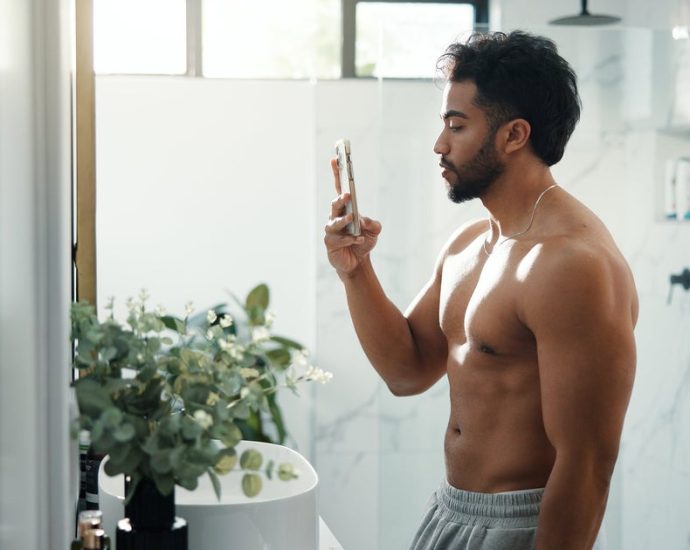 queer-men’s-obsession-with-‘prep-belly’-indicates-that-our-priorities-might-be-a-little-skewed