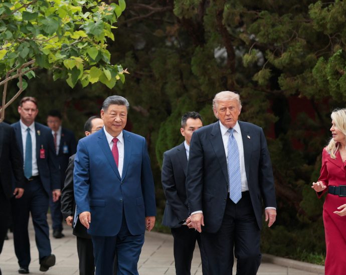 xi-praises-us-‘milestone’-visit-and-relationship,-offers-the-traitor-roses