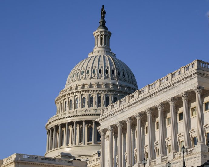 the-us-senate,-mostly-millionaires,-votes-to-freeze-its-pay-during-shutdowns