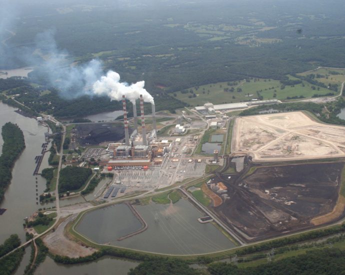 the-tennessee-valley-authority-produced-a-booklet-downplaying-coal-ash-risks-top-researchers-call-it-‘dishonest.’ 