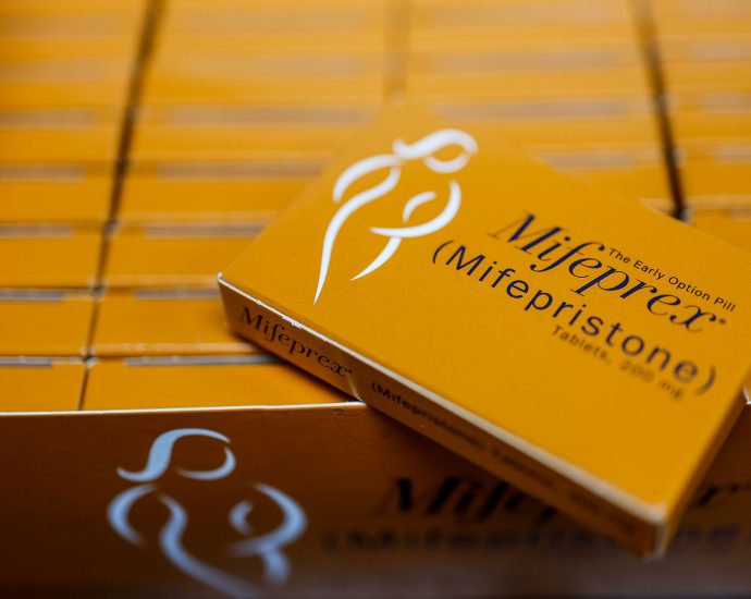 supreme-court-overrides-abortion-pill-mail-ban-—-for-now