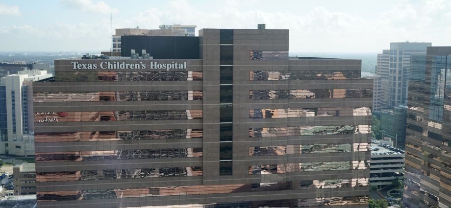under-pressure-from-state,-texas-hospital-to-create-first-‘gender-detransition-clinic’