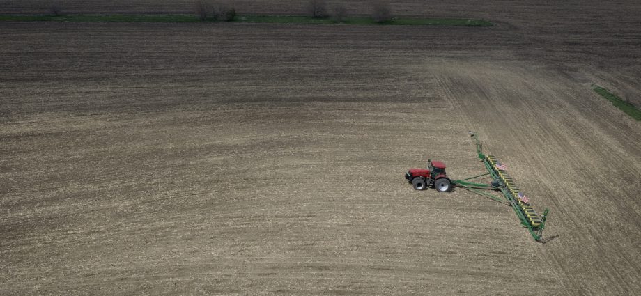 the-traitor’s-iran-war-is-pushing-american-farmers-to-the-brink