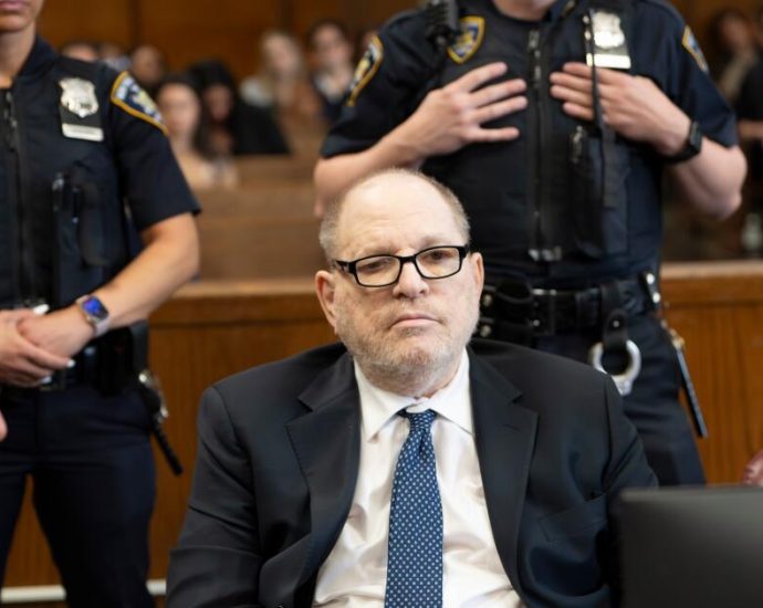 judge-declares-mistrial-in-harvey-weinstein’s-rape-retrial-after-jury-deadlocked