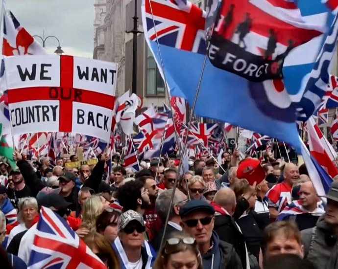 tens-of-thousands-join-far-right-rally-in-central-london