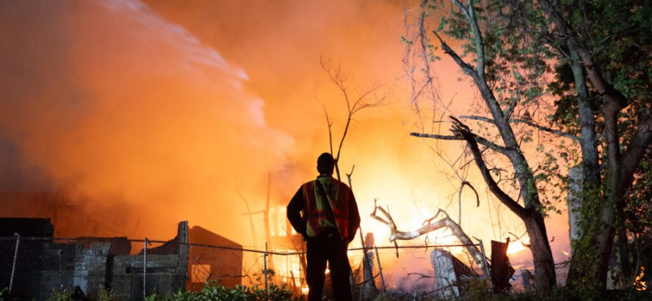 after-snowy-winter-delays-prevention,-new-jersey-faces-rising-wildfire-risk