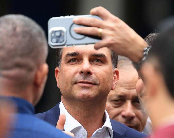 poll-shows-lula-and-bolsonaro-tied-before-brazil’s-presidential-election