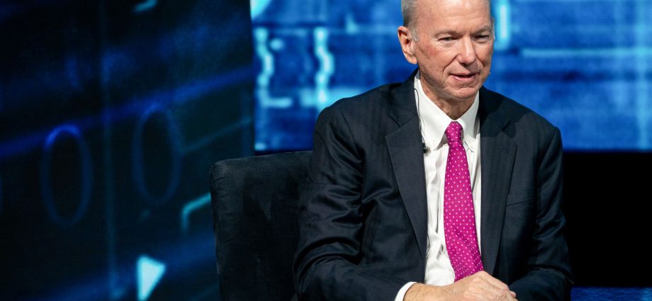 former-google-ceo-eric-schmidt-booed-during-graduation-speech-about-ai