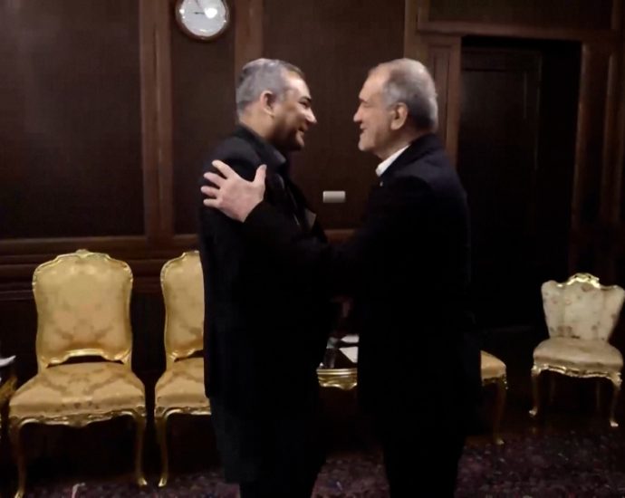 pakistan-interior-minister-holds-talks-with-iranian-president-in-tehran