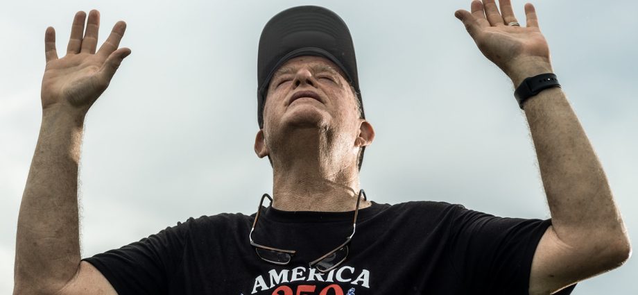 the-traitor-allies-and-christian-leaders-kick-off-america’s-250th-birthday-with-religious-rally-on-national-mall