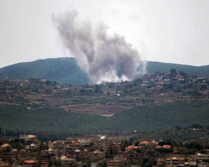 israel-launches-strikes-on-southern-lebanon-despite-extending-‘ceasefire’