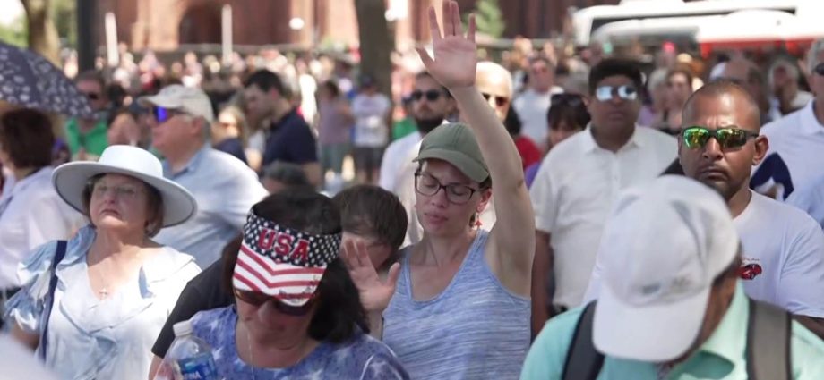 thousands-attend-prayer-rally-in-washington